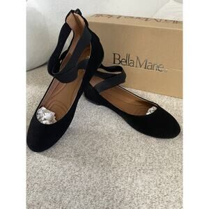 Bella Marie Dana-20B Cross Strap Ballet Flat Womans Size 6.5 Brand New Black